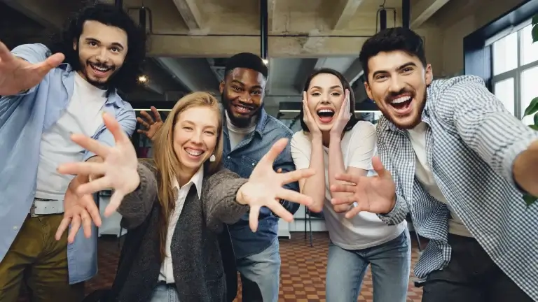 Beneficios que retienen el talento en las nuevas generaciones